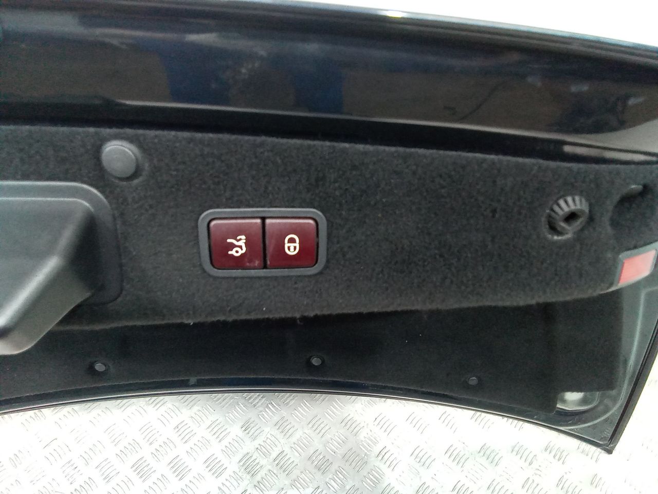 Кнопка открытия багажника ( в составе крышки багажника) Mercedes-Benz S-Класс W222/C217/A217 2015