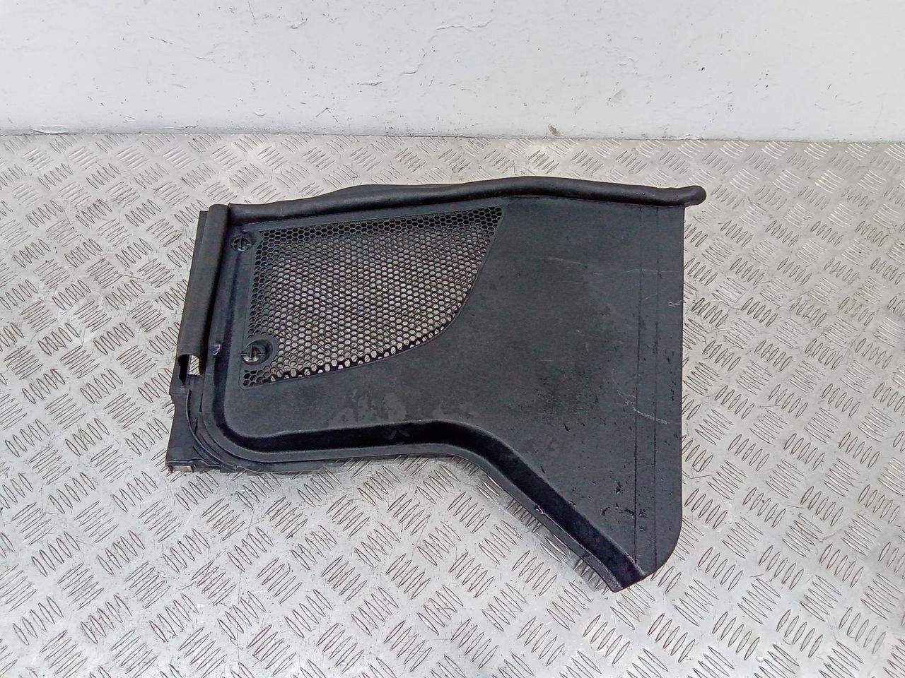 уголок жабо правый Mercedes-Benz E-Класс W213/S213/C238/A238 2017, A2138300400