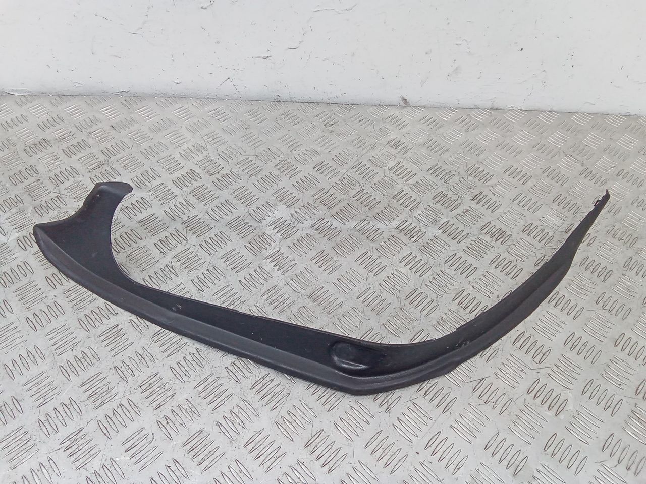 водосток крышки багажника Mercedes-Benz E-Класс W213/S213/C238/A238 2017, A2136908104