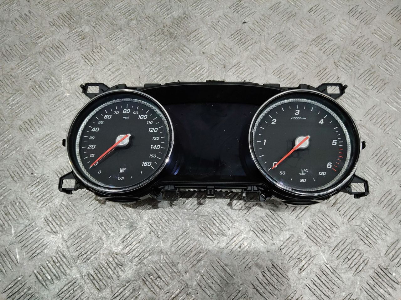 щиток приборов (приборная панель) Mercedes-Benz E-Класс W213/S213/C238/A238 2017, A2139008019