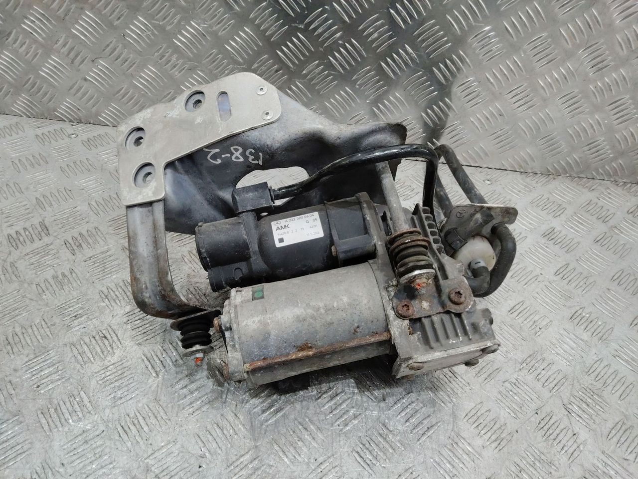 компрессор пневмоподвески Mercedes-Benz S-Класс W222/C217/A217 (2013 - 2017), A2223200604