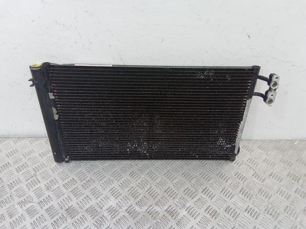 радиатор кондиционера BMW 3 серия E90/E91/E92/E93 2007, 2.0 л., дизель, 6930039