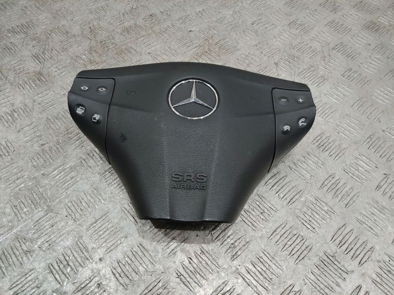 подушка безопасности водителя Mercedes-Benz C-Класс W203/S203/CL203 2002, 2034602398