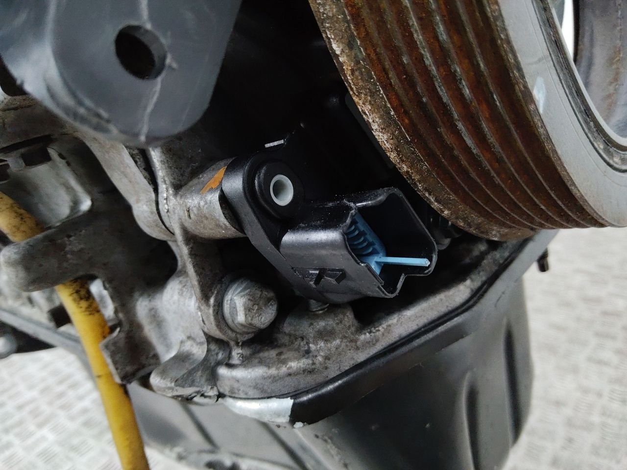 датчик коленвала Peugeot 208 1 поколение 2012, 1.4 л., 8HR (DV4C), дизель
