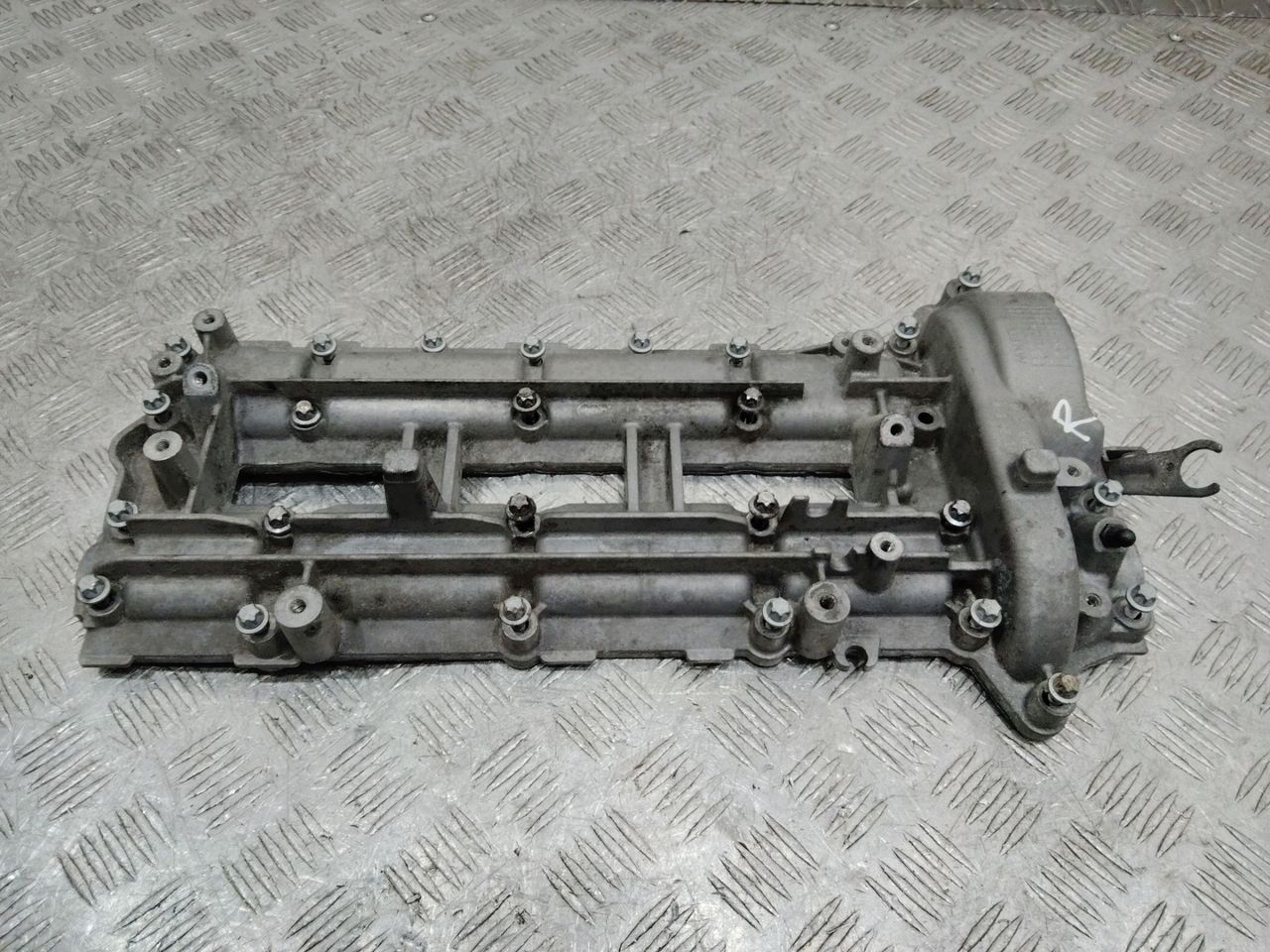 клапанная крышка Mercedes-Benz S-Класс W221 2008, 3.0 л., OM 642.930, дизель, АКПП, A6420101230