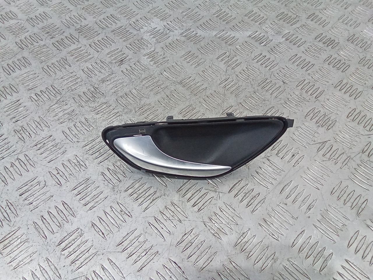 ручка внутренняя Mercedes-Benz C-Класс W205/S205/C205 2017, A2057603500