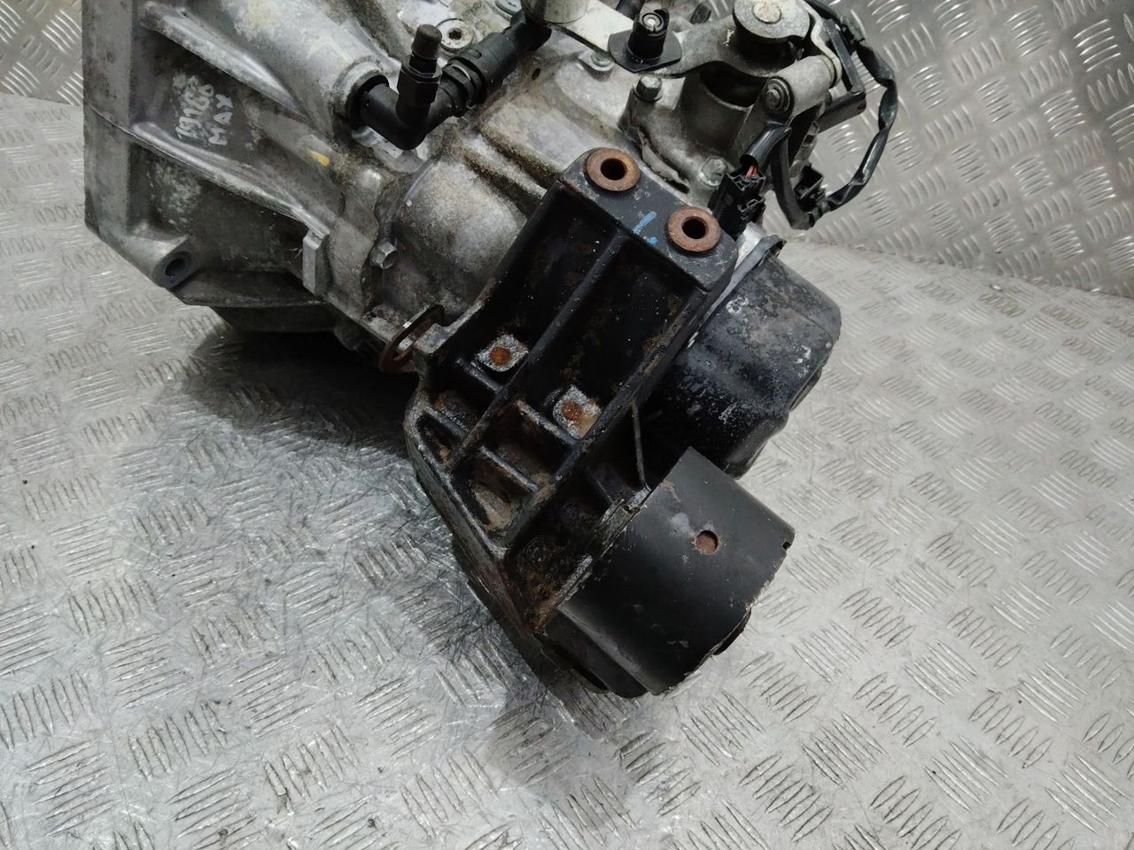 подушка крепления КПП Suzuki Swift 3 поколение 2010, 1.3 л., дизель