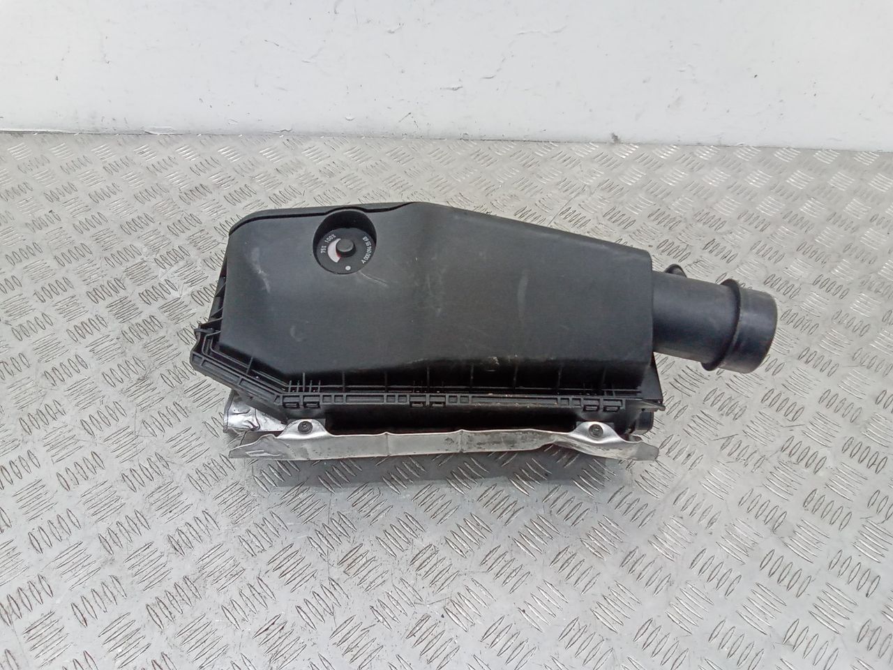 корпус воздушного фильтра Mercedes-Benz C-Класс W203/S203/CL203 2001, 2.2 л., дизель, A6110901601
