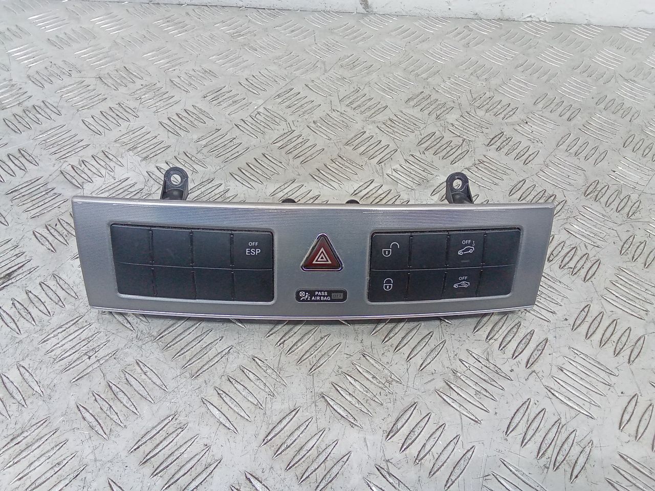 кнопка аварийной сигнализации Mercedes-Benz C-Класс W203/S203/CL203 [рестайлинг] 2007, A2038707910