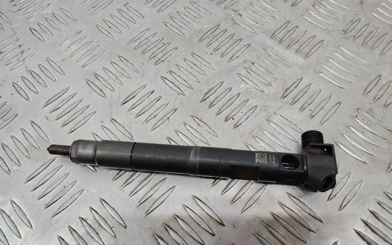 форсунка Mercedes-Benz E-Класс W212/S212/C207/A207 2012, 2.2 л., дизель, A6510704987