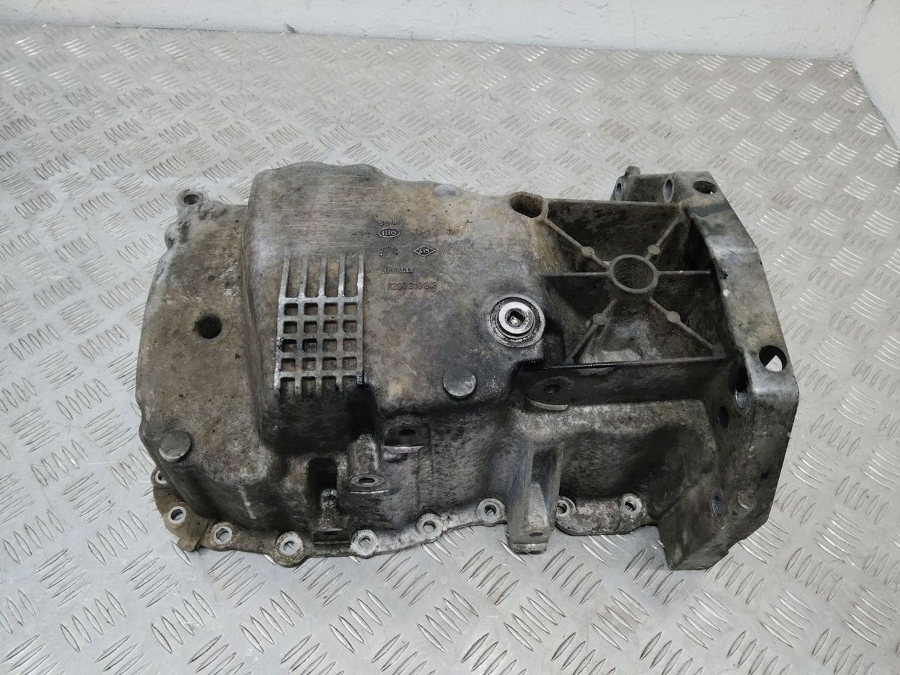 масляный поддон Renault Scenic 2 поколение [рестайлинг] 2007, 1.5 л., дизель, МКПП, 8200318813