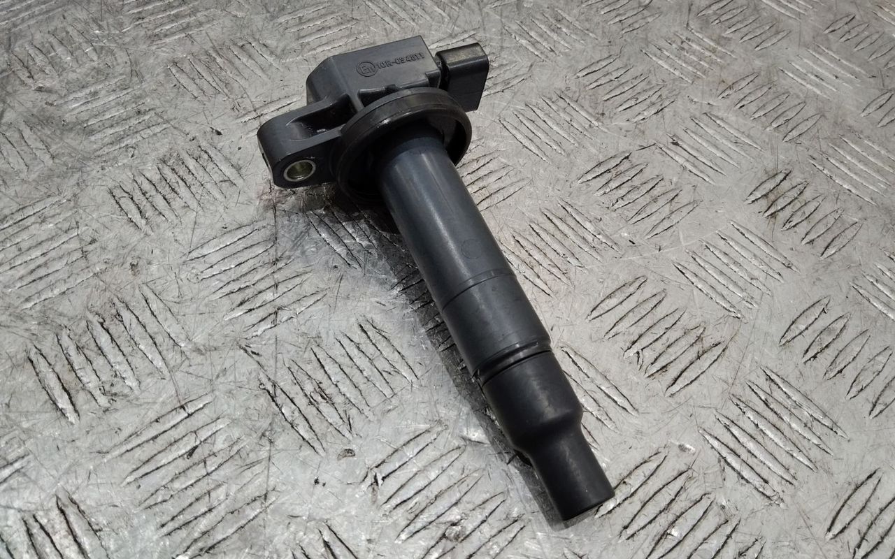 катушка зажигания Toyota Yaris 3 поколение XP130 2012, 1.5 л., бензин, 9091902265