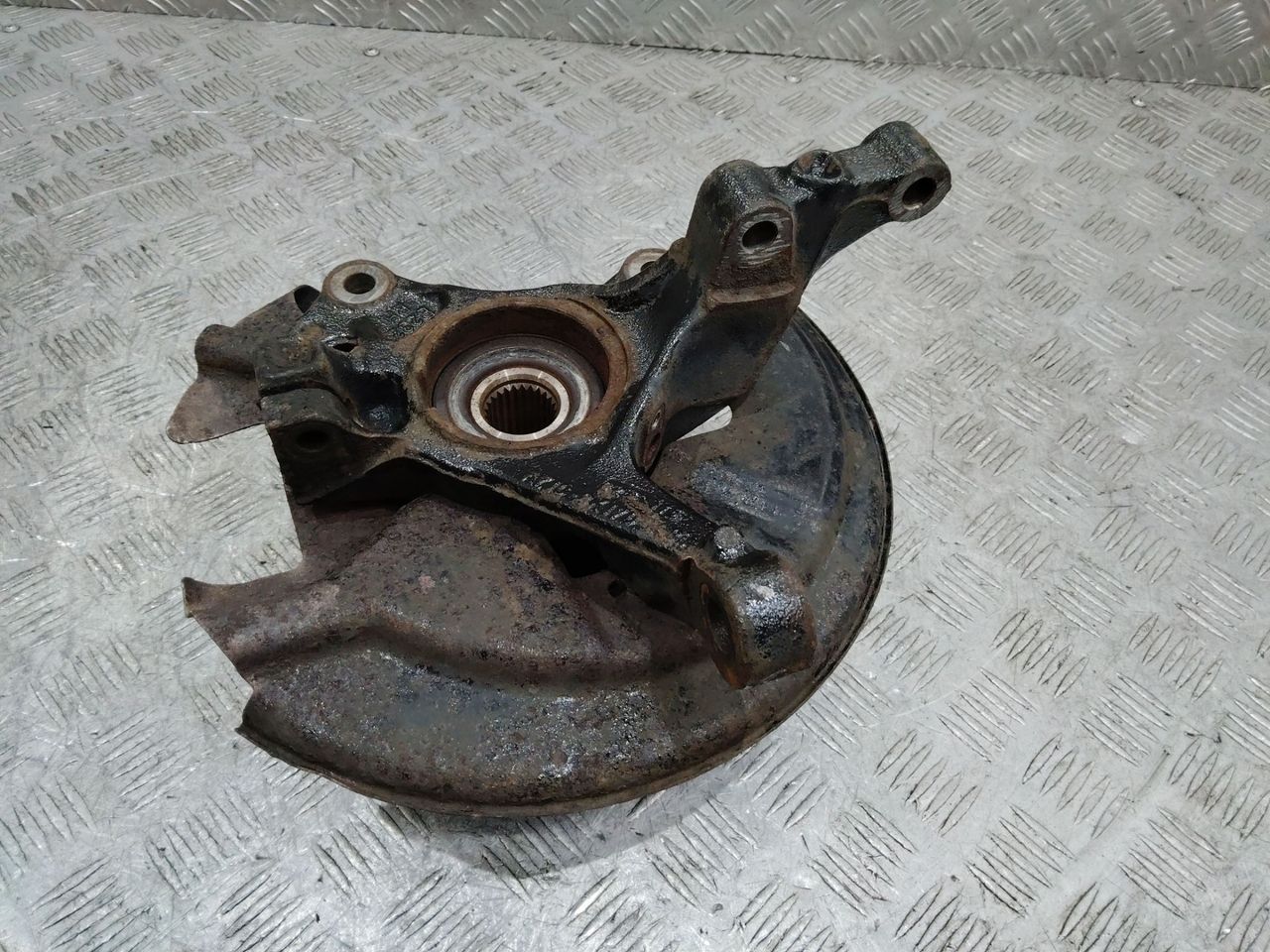 кулак поворотный правый Ford Fiesta 6 поколение [рестайлинг] 2015, 1.5 л., XUJB, дизель, МКПП, AY1C3K170BA
