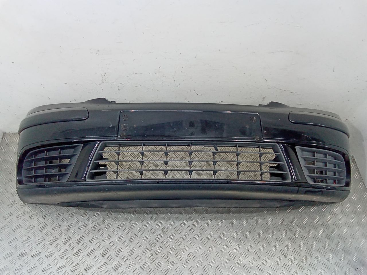 бампер передний Volkswagen Golf Plus 1 поколение 2007, 5M0807221