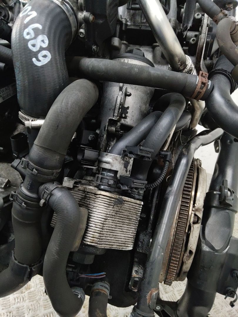 теплообменник масляного фильтра Volkswagen Passat B6 2009, 2.0 л., дизель, МКПП