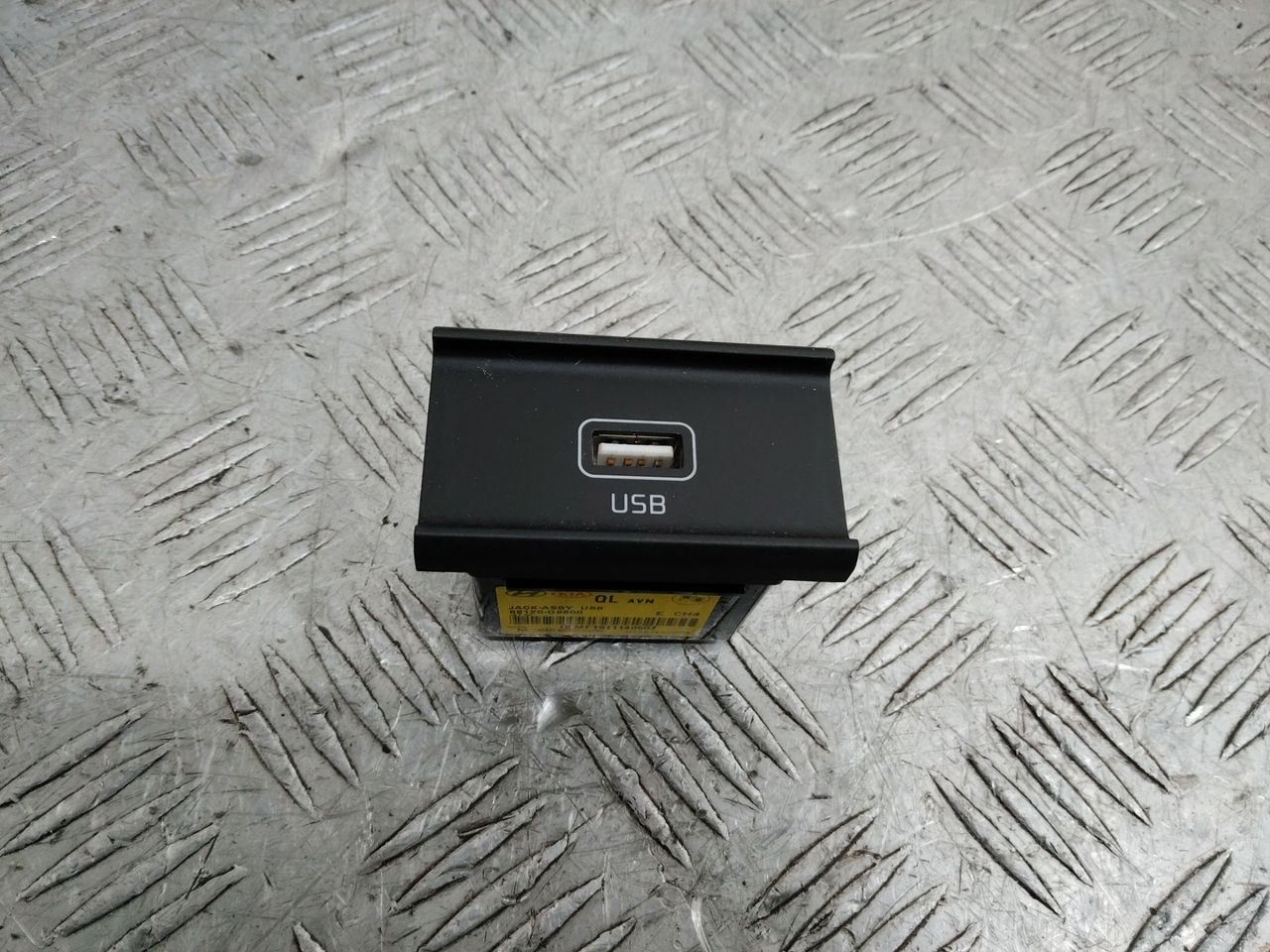разъем AUX / USB Kia Sportage 4 поколение 2016, 96120D9600