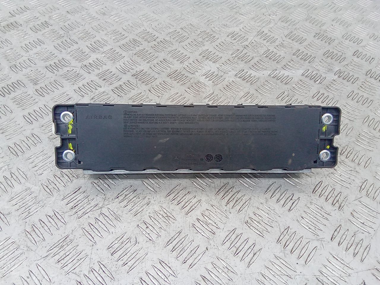 подушка безопасности коленная Mercedes-Benz C-Класс W205/S205/C205 2014, A2058601600