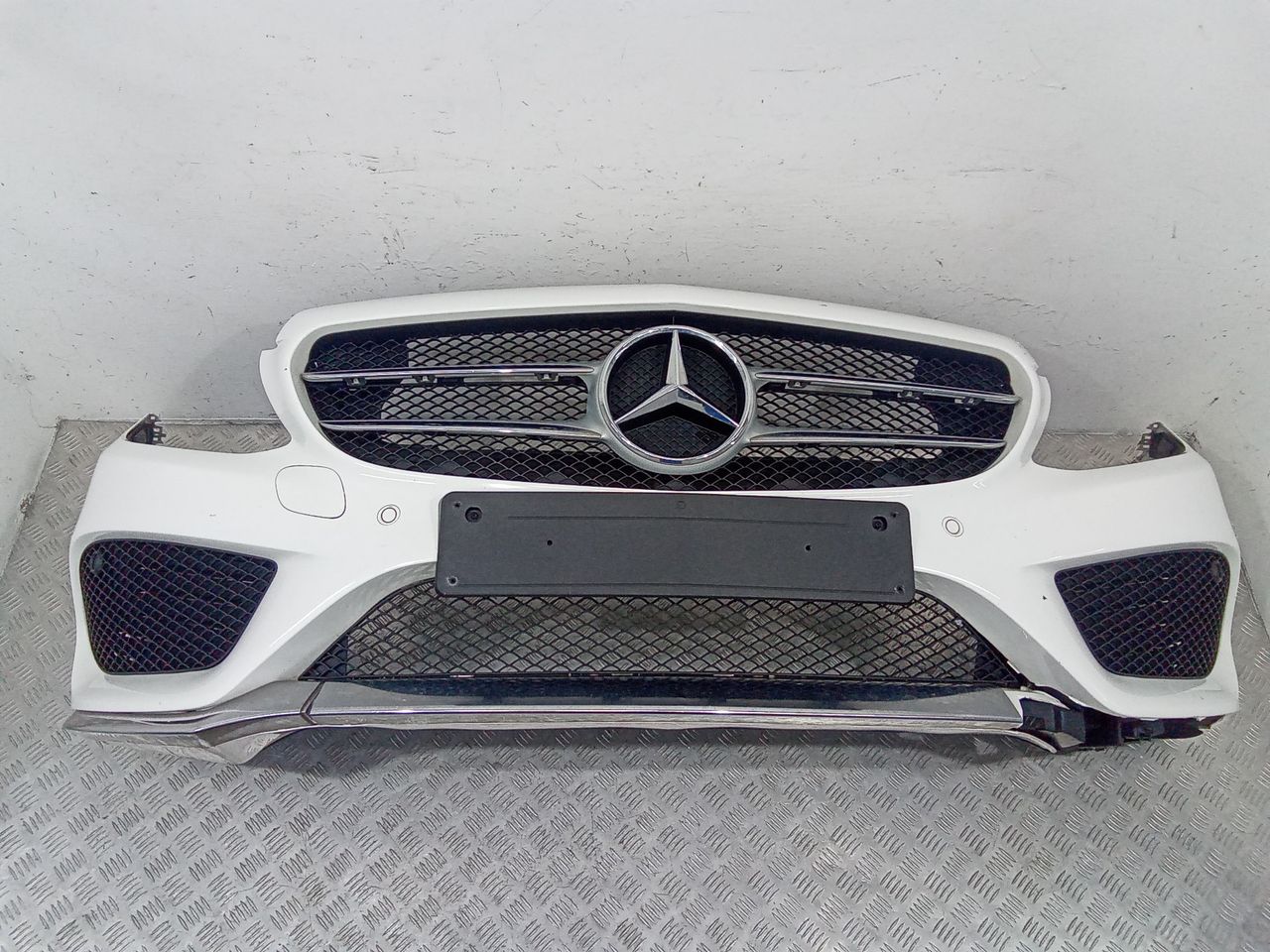 бампер передний Mercedes-Benz C-Класс W205/S205/C205 2014