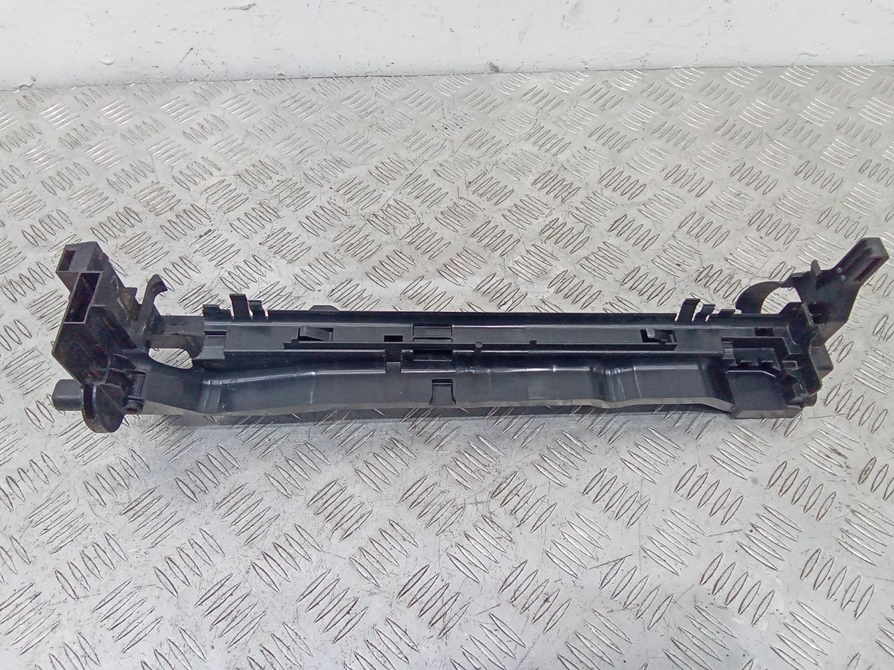 кронштейн радиатора Mercedes-Benz C-Класс W205/S205/C205 2014, седан, A0995042218