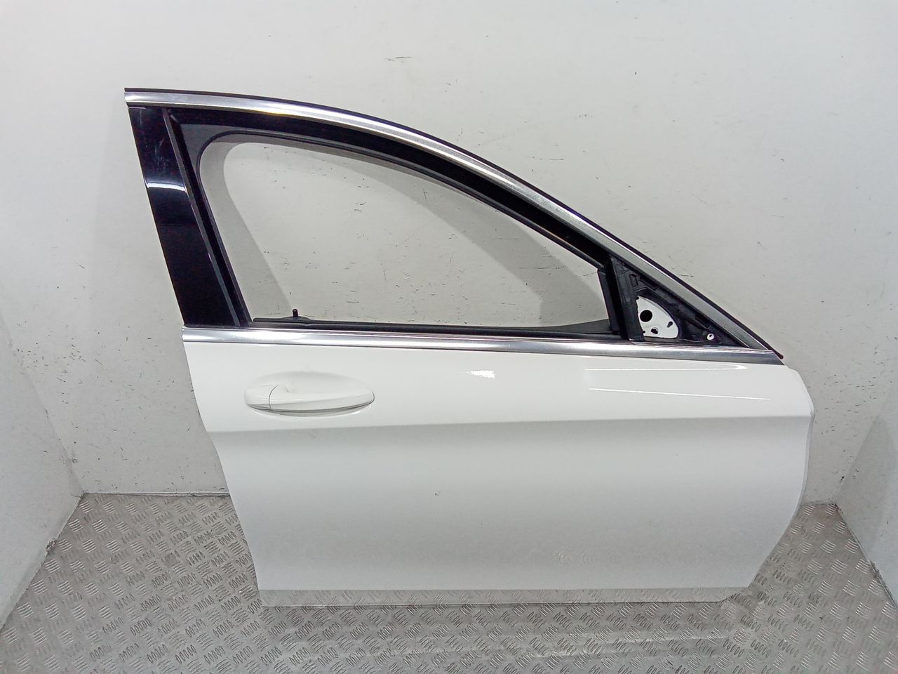 дверь передняя правая Mercedes-Benz C-Класс W205/S205/C205 2014, седан