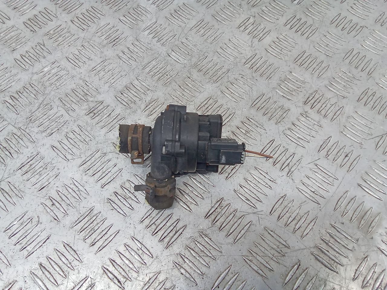 насос антифриза дополнительный Mercedes-Benz C-Класс W205/S205/C205 2016, A2118350364