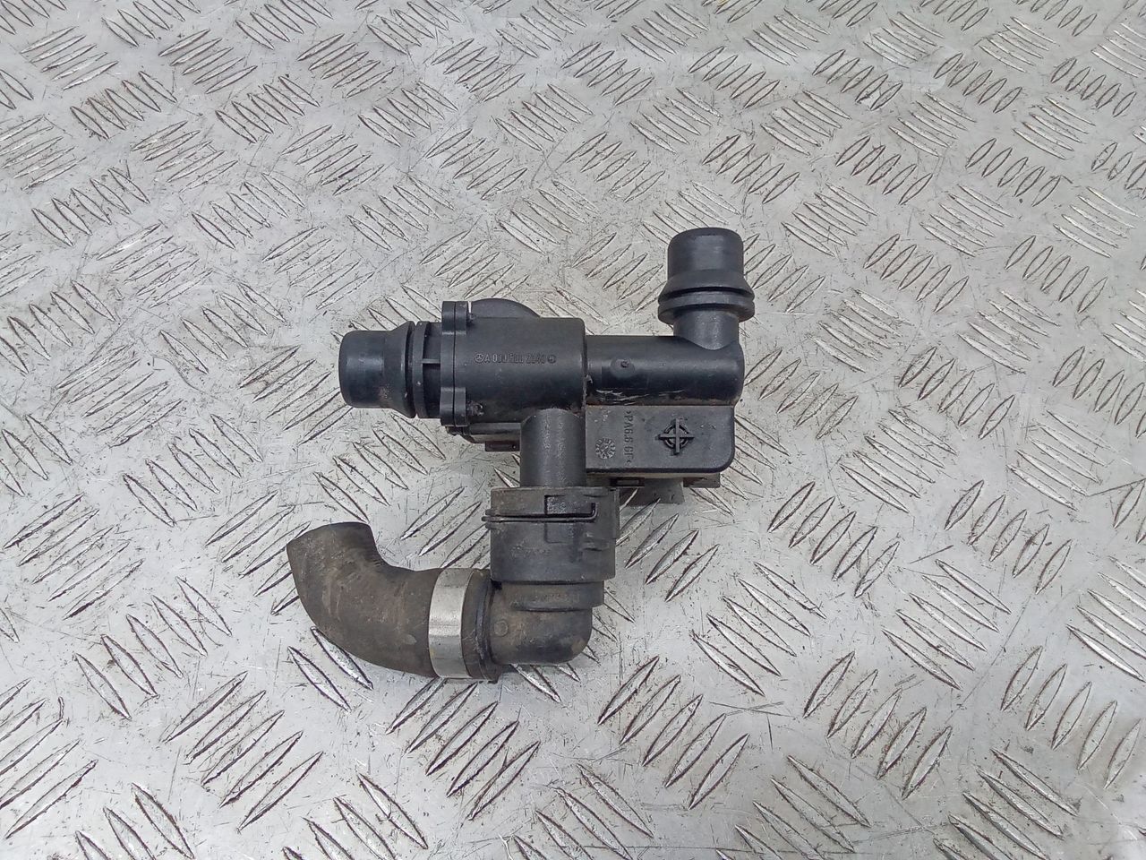 кран отопителя (печки) Mercedes-Benz C-Класс W205/S205/C205 2016, A0005002340