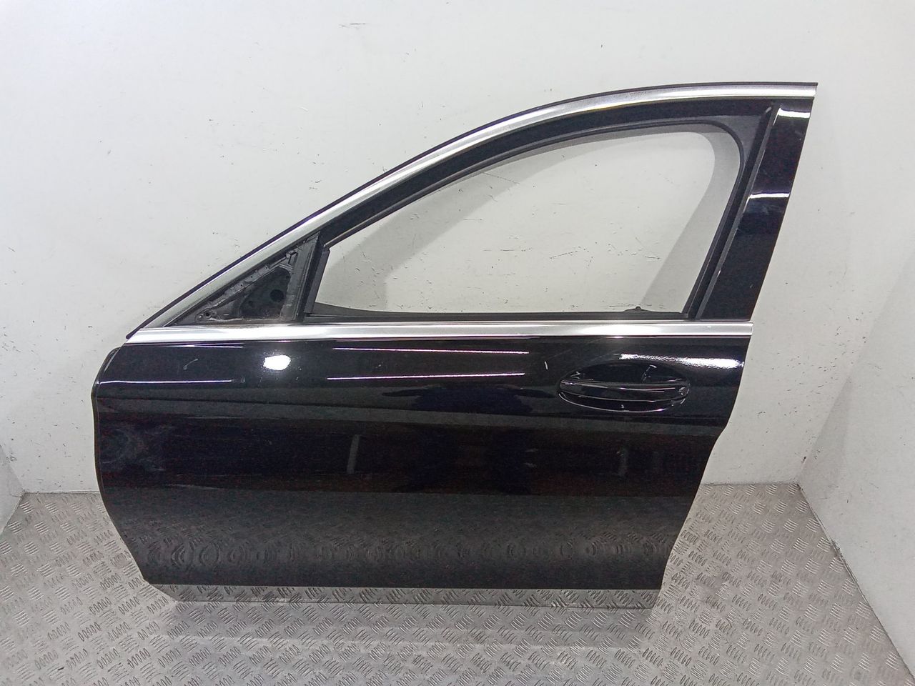 дверь передняя левая Mercedes-Benz C-Класс W205/S205/C205 2016