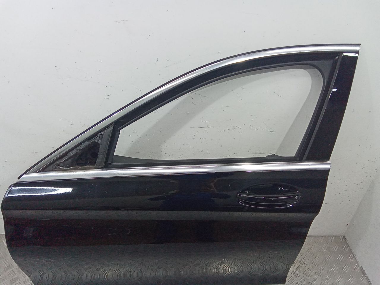 стекло двери передней левой Mercedes-Benz C-Класс W205/S205/C205 2016