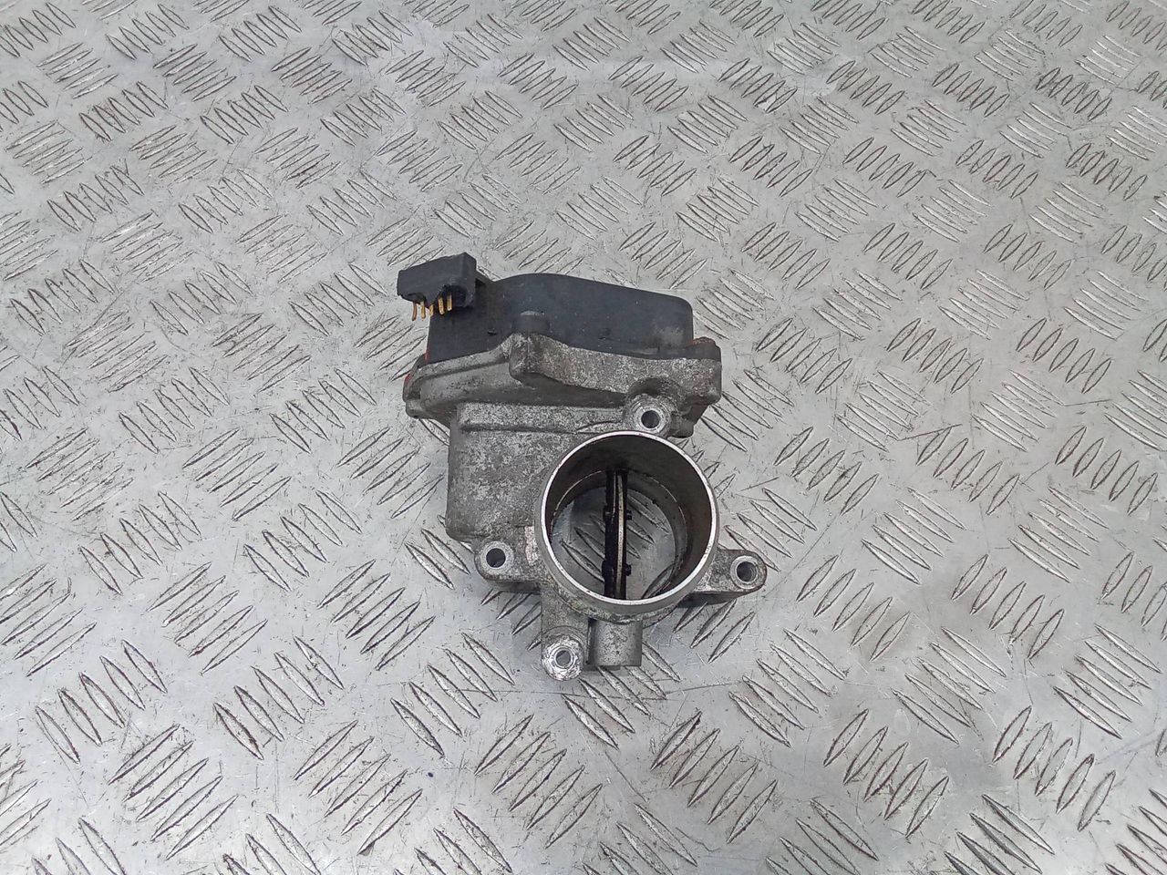 заслонка дроссельная Volkswagen Caddy 3 поколение [рестайлинг] 2011, 1.6 л., дизель, 03L128063Q