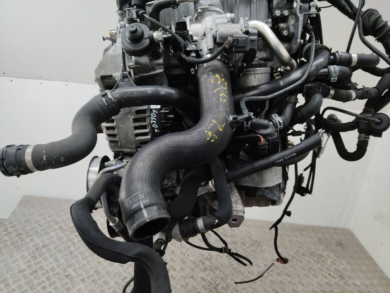 патрубок интеркулера Audi A4 B8/8K 2008, 2.0 л., дизель, 8K0145737K