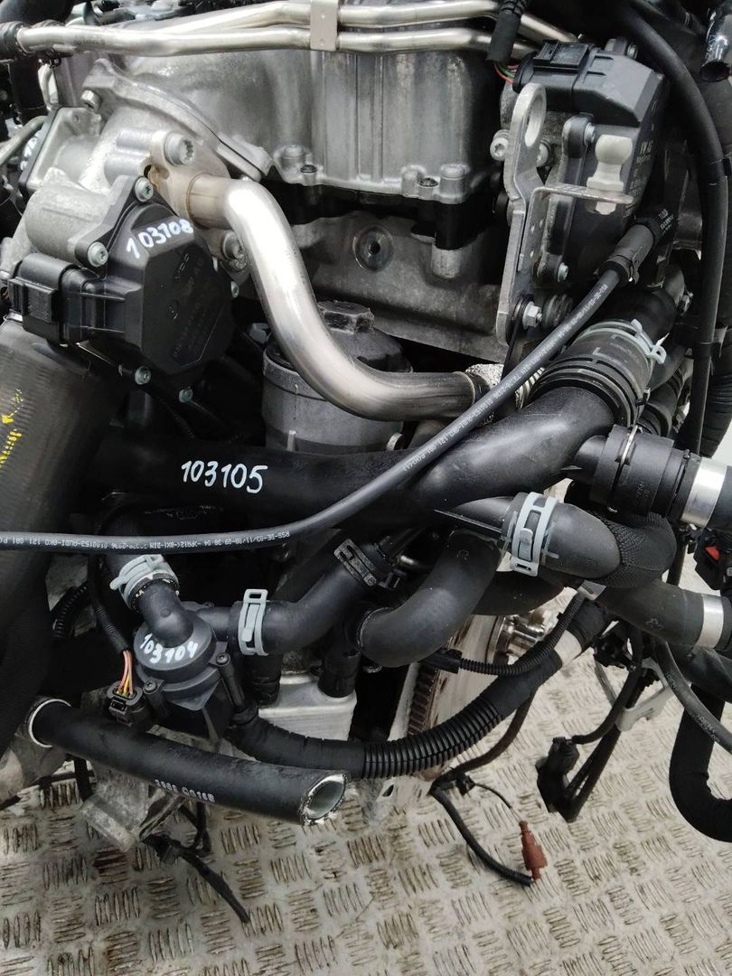 корпус масляного фильтра Audi A4 B8/8K 2008, 2.0 л., дизель