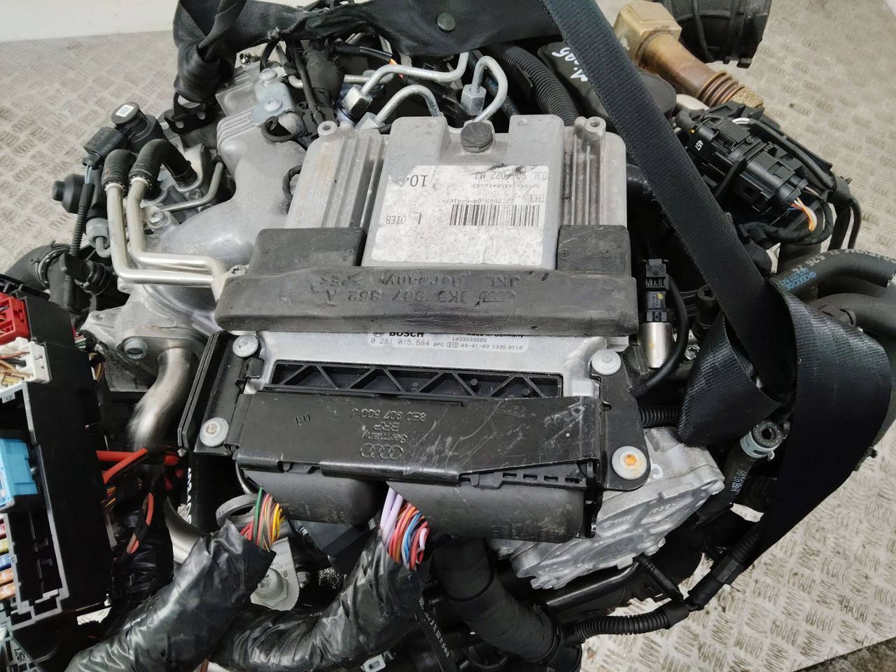 блок управления двигателем (в двигателе) Audi A4 B8/8K 2008, 2.0 л., дизель, 0281015584