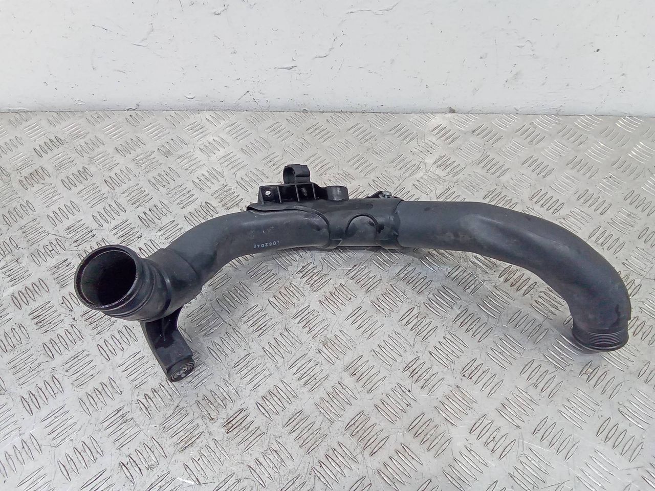патрубок интеркулера Volkswagen Polo 5 поколение 2013, 1.2 л., дизель, 6R0145770H