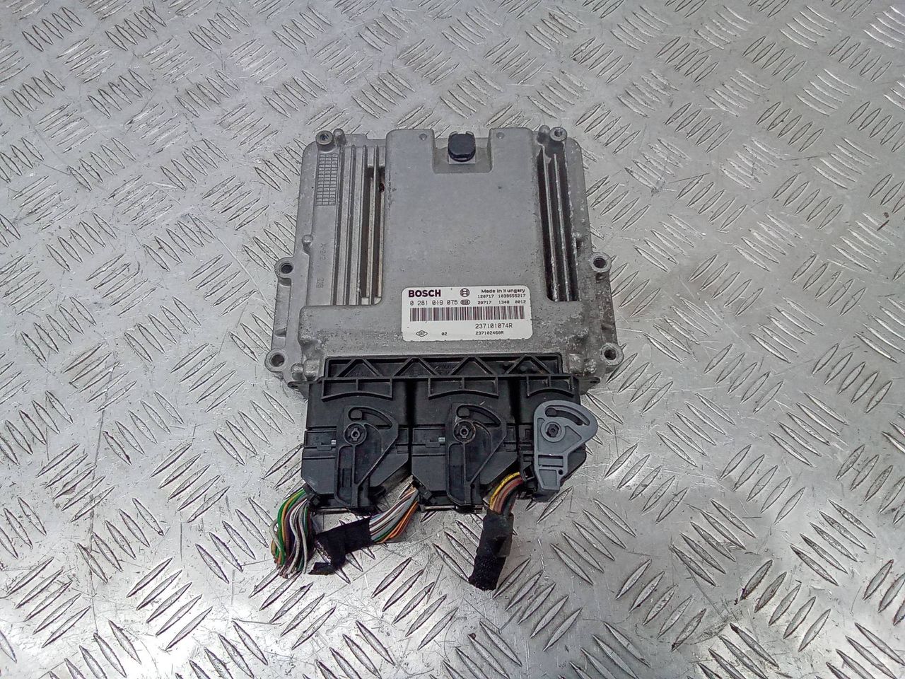 блок управления двигателем Renault Megane 3 поколение 2013, 1.6 л., дизель, 237101074R