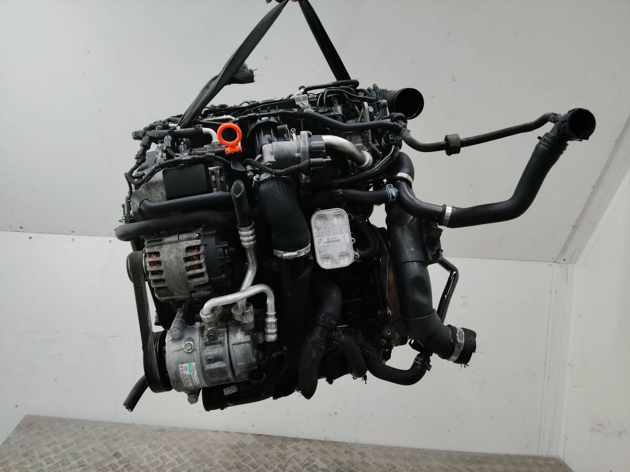 двигатель Volkswagen Touran 1 поколение [2-й рестайлинг] 2010, 1.6 л., дизель, МКПП, CAY