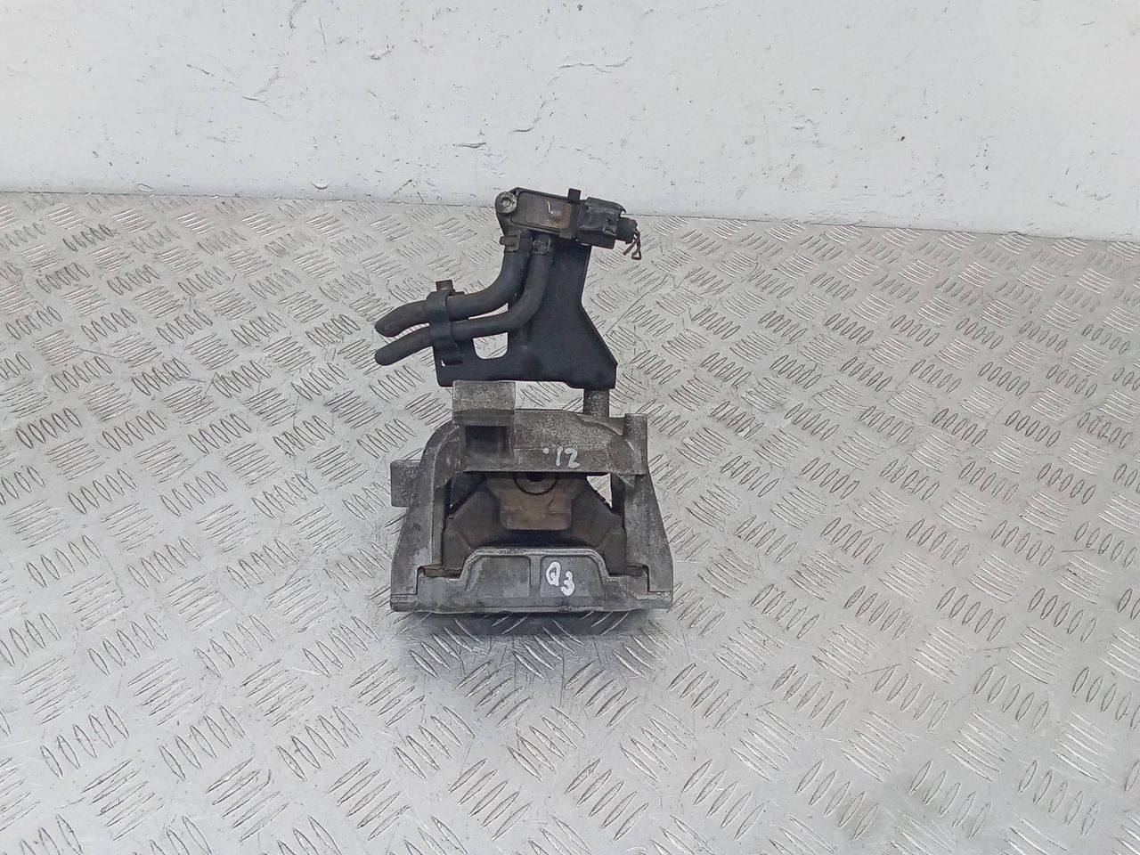 подушка крепления двигателя Audi Q3 8U 2011, 5N0199262F