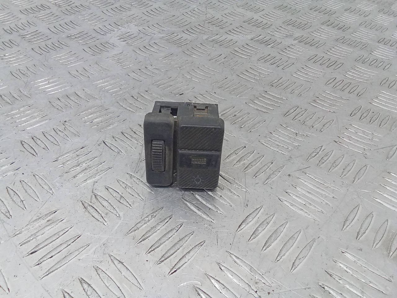 переключатель света Volkswagen Transporter T4 2001, 03847730
