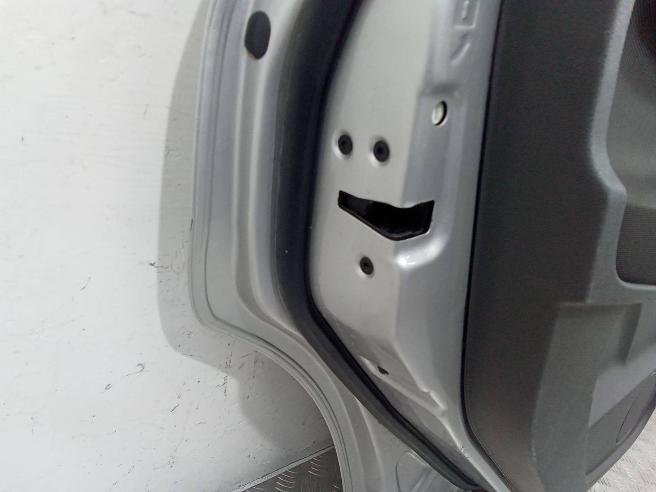 замок двери задней левой Ford C-Max 1 поколение [рестайлинг] 2007