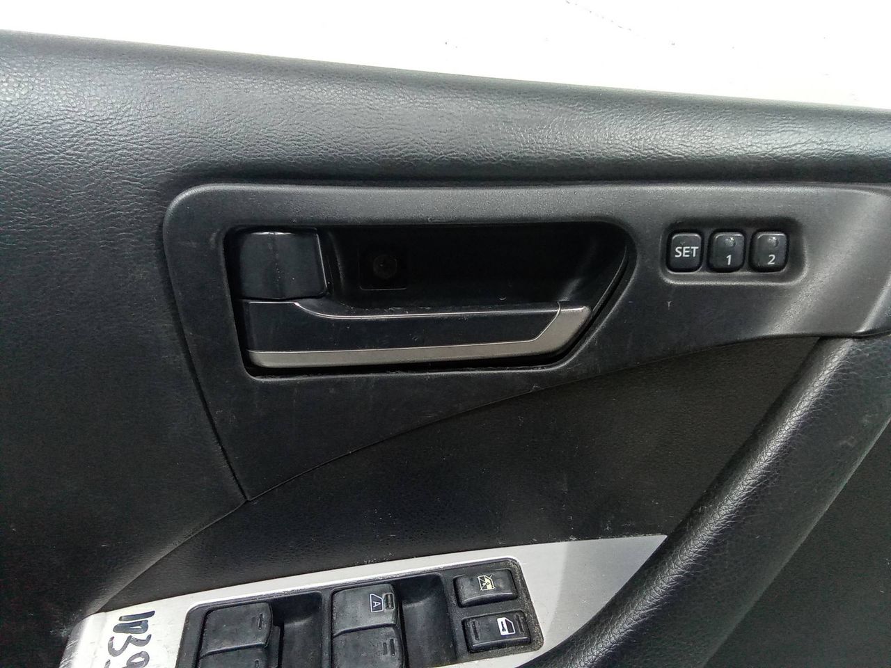 ручка внутренняя передняя левая Nissan Murano Z50 2004