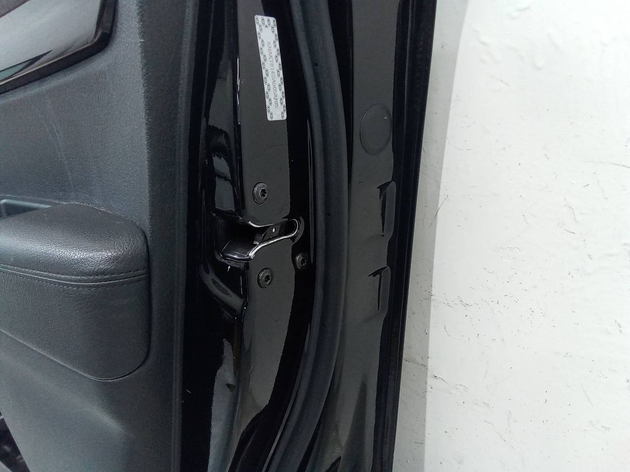 замок двери передней правой Kia Sorento 2 поколение 2009