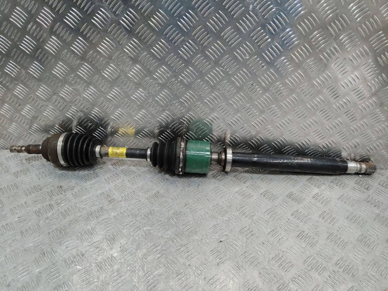 полуось передняя правая (приводной вал, ШРУС) Opel Astra H 2005, 013100