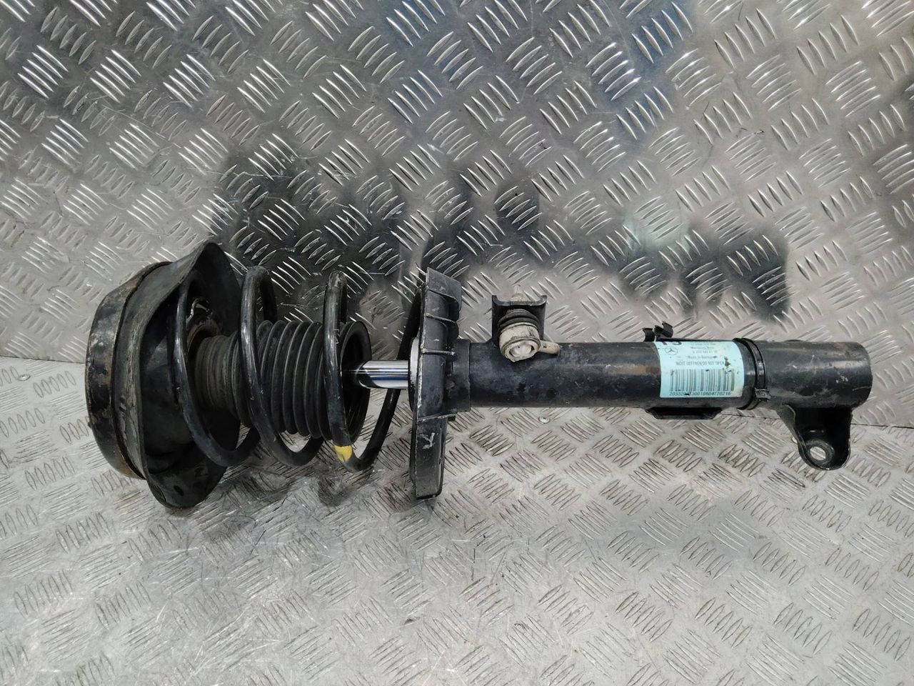 стойка передняя Mercedes-Benz C-Класс W203/S203/CL203 [рестайлинг] 2006, A2033204130