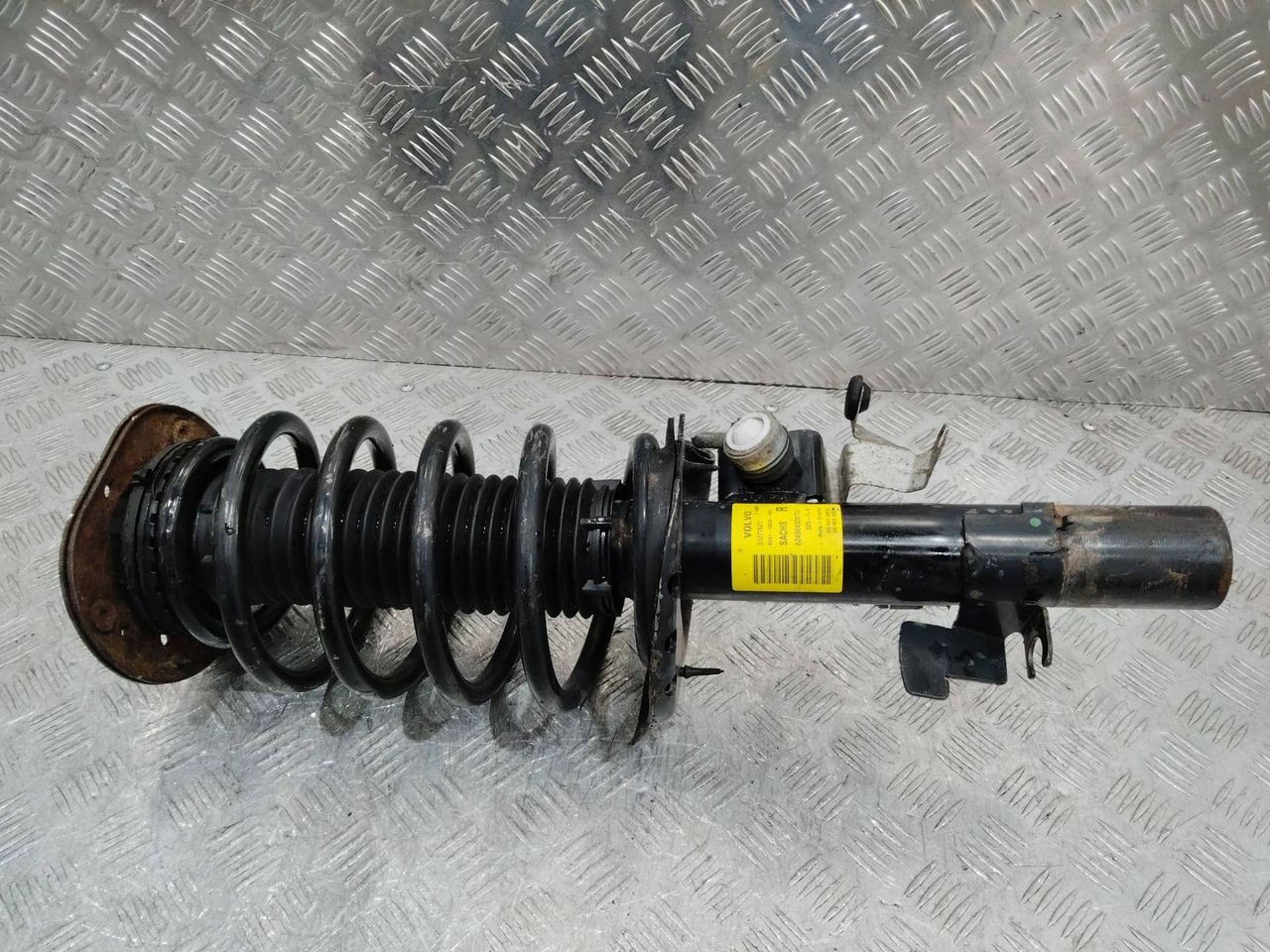 стойка передняя правая Volvo XC60 1 поколение 2011, 2.4 л., дизель, 31277627