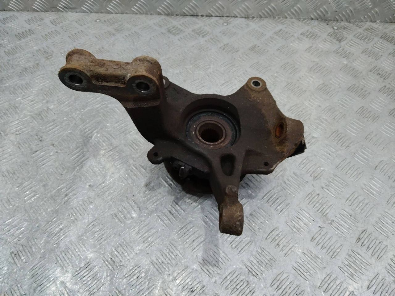 кулак поворотный левый Renault Megane 3 поколение 2011, 1.5 л., дизель