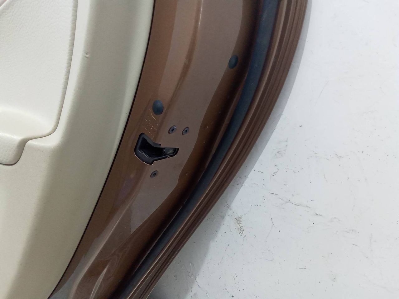 замок двери задней правой Volvo XC60 1 поколение 2011, 30799317