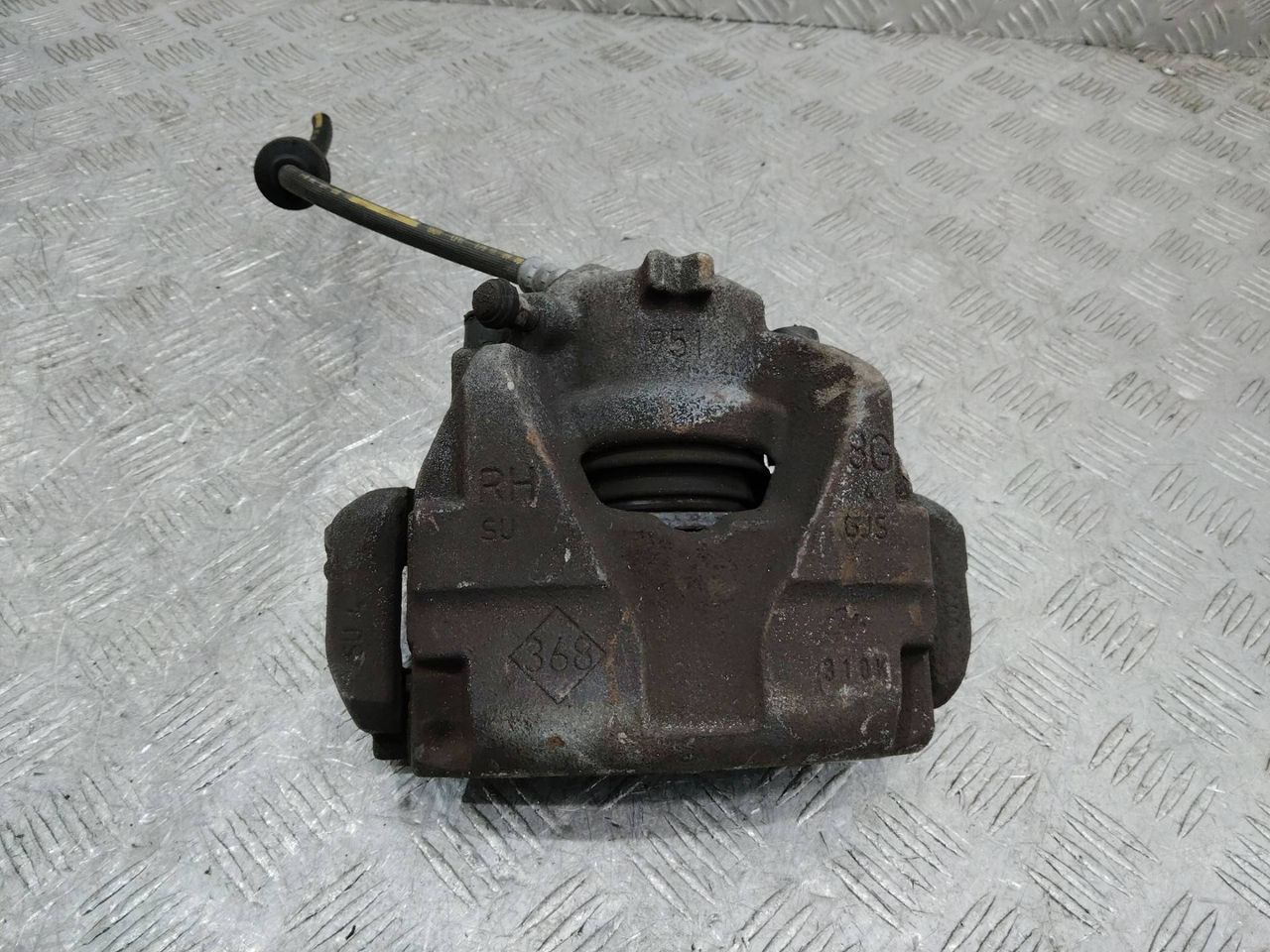 суппорт передний правый Renault Megane 3 поколение 2011, 1.5 л., дизель