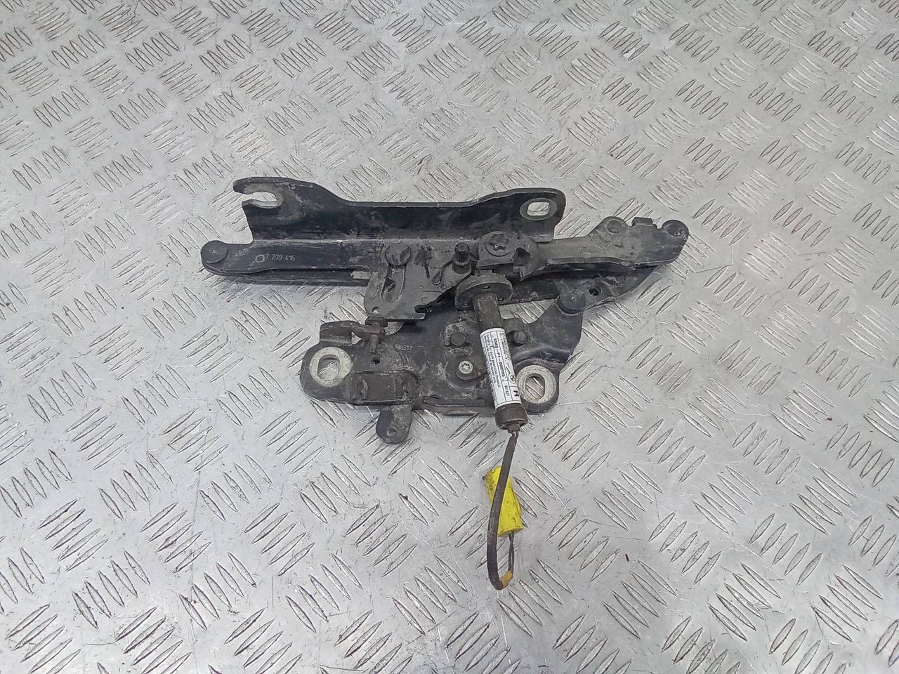 петля капота правая BMW 2 серия F22/F23 2017, купе, 7239416