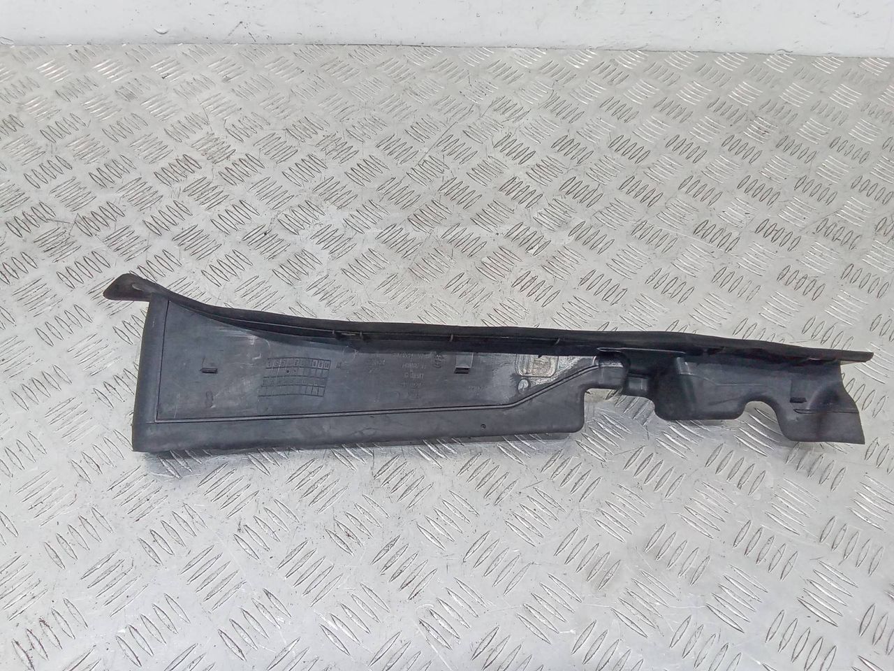 планка под капот BMW 2 серия F22/F23 2017, купе, 8073534