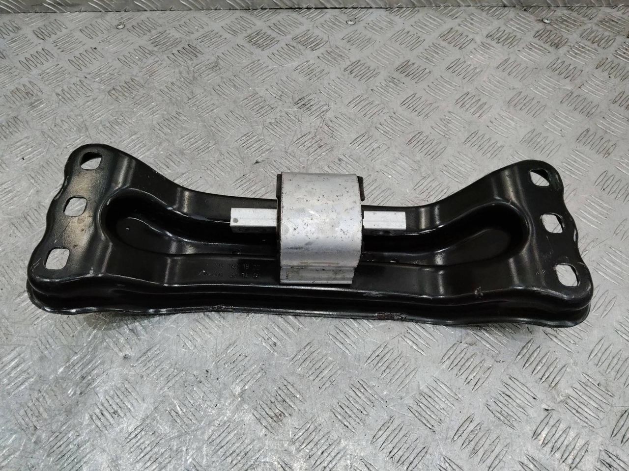 кронштейн КПП Mercedes-Benz C-Класс W205/S205/C205 2014, 2.2 л., дизель, A2052401802
