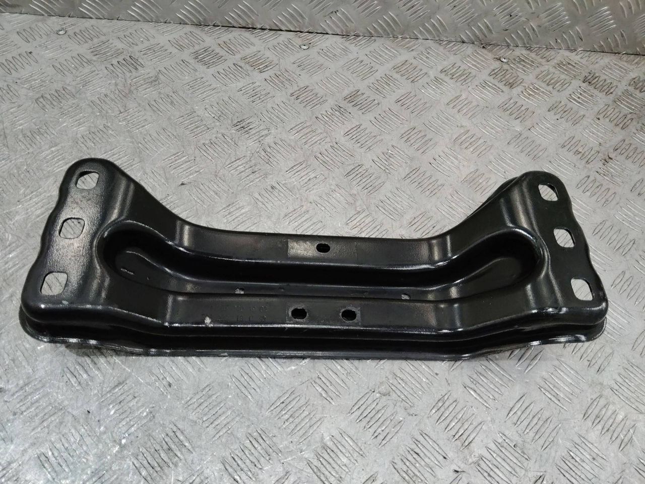 кронштейн КПП Mercedes-Benz C-Класс W205/S205/C205 2017, A2052401902